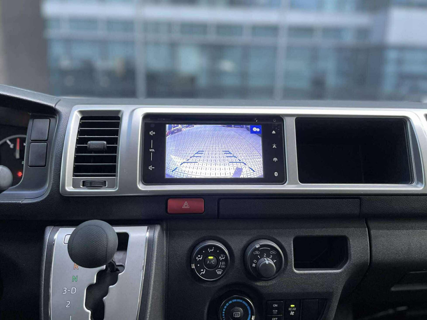 2018 Toyota Hiace Super Grandia 3.0, Automatic, Diesel