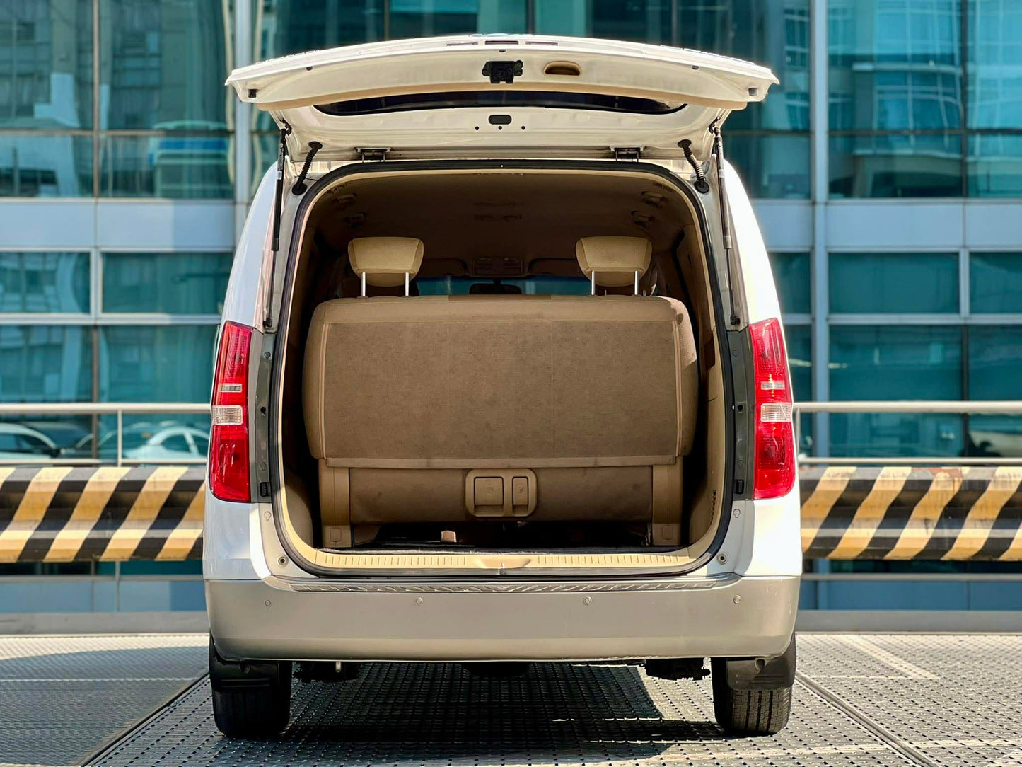 2016 Hyundai Grand Starex 2.5, Automatic, Diesel