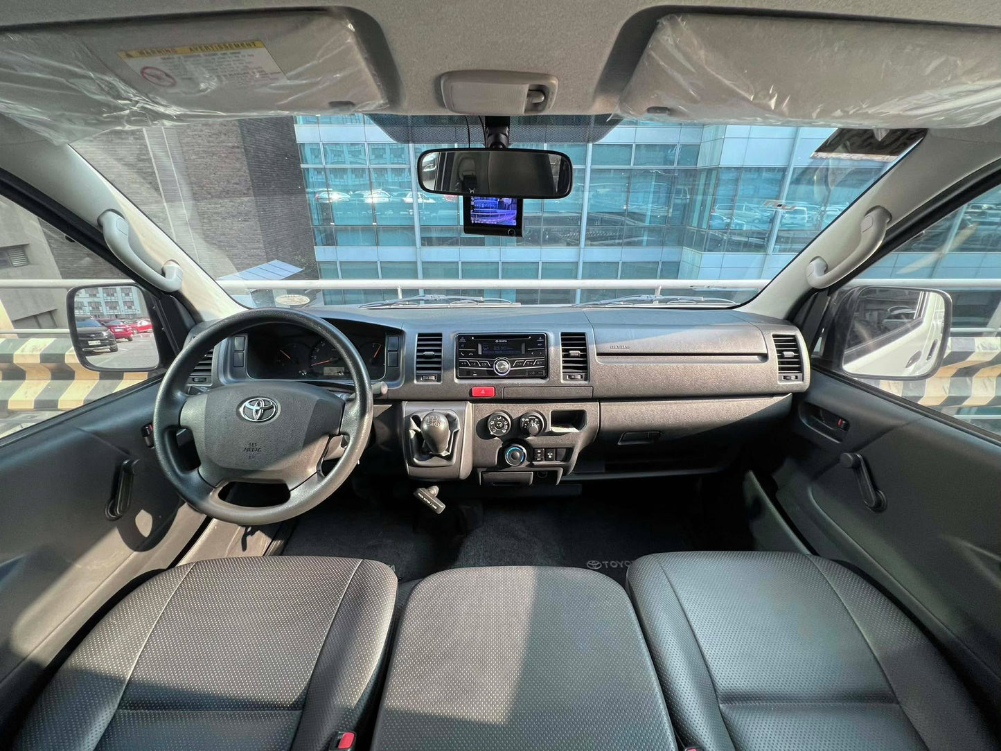 2021 Toyota HiAce Commuter 3.0, Manual, Diesel