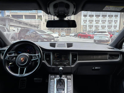 2016 Porsche Macan 2.0 Turbo, Automatic, Gas