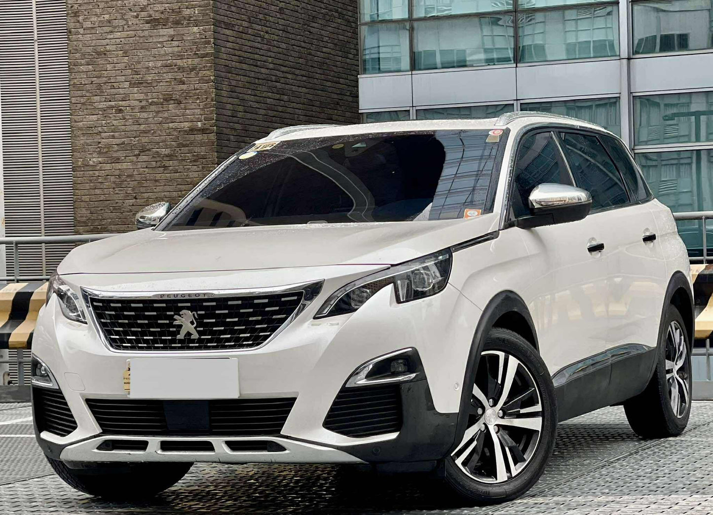 2020 Peugeot 5008, Automatic, Gas