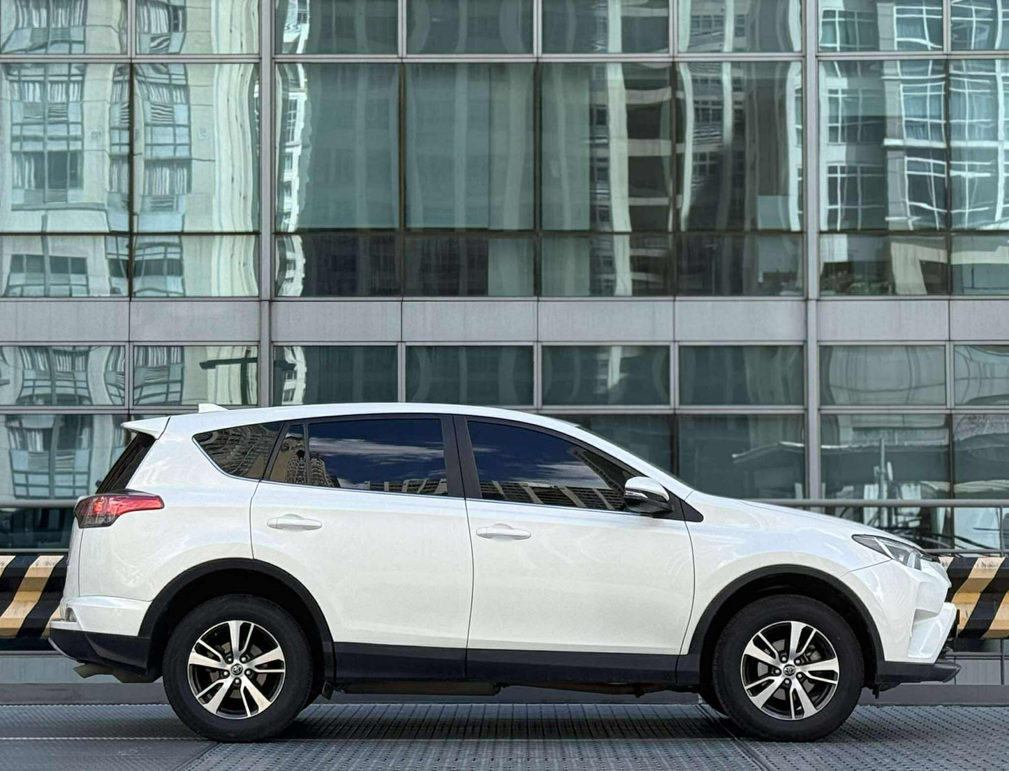 2018 Toyota Rav4 2.5 4x2, Automatic, 
Gas