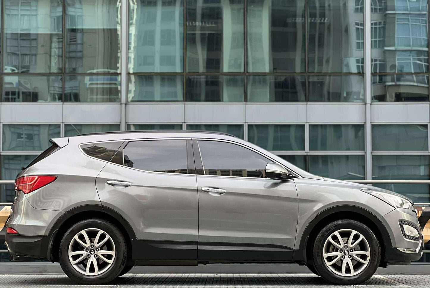 2014 Hyundai Santa Fe 2.2L, Automatic, Diesel