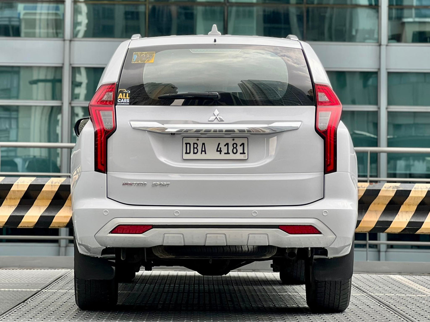 2020 Mitsubishi Montero GLX 2.5, Manual, Diesel