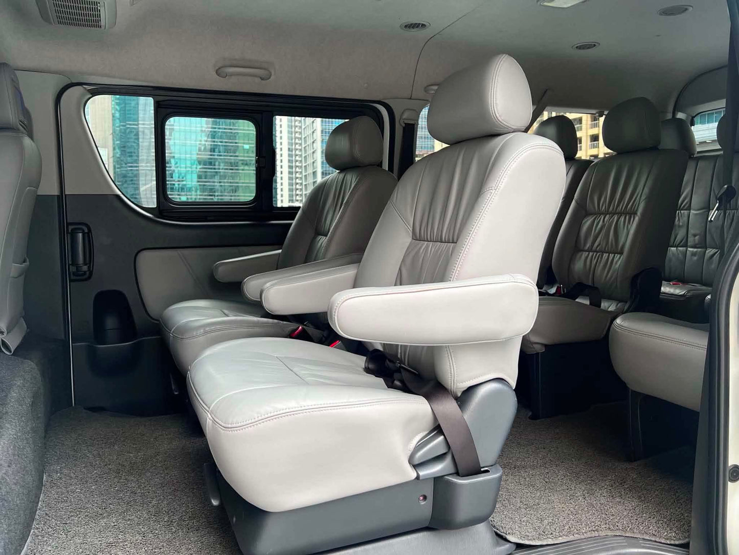 2018 Toyota Hiace Super Grandia 3.0, Automatic, Diesel