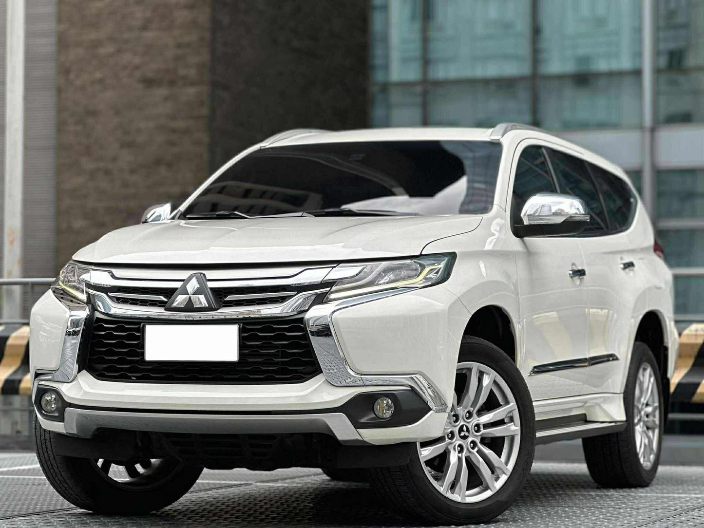 2016 Mitsubishi Montero GLS Premium 4x2, Automatic, Diesel