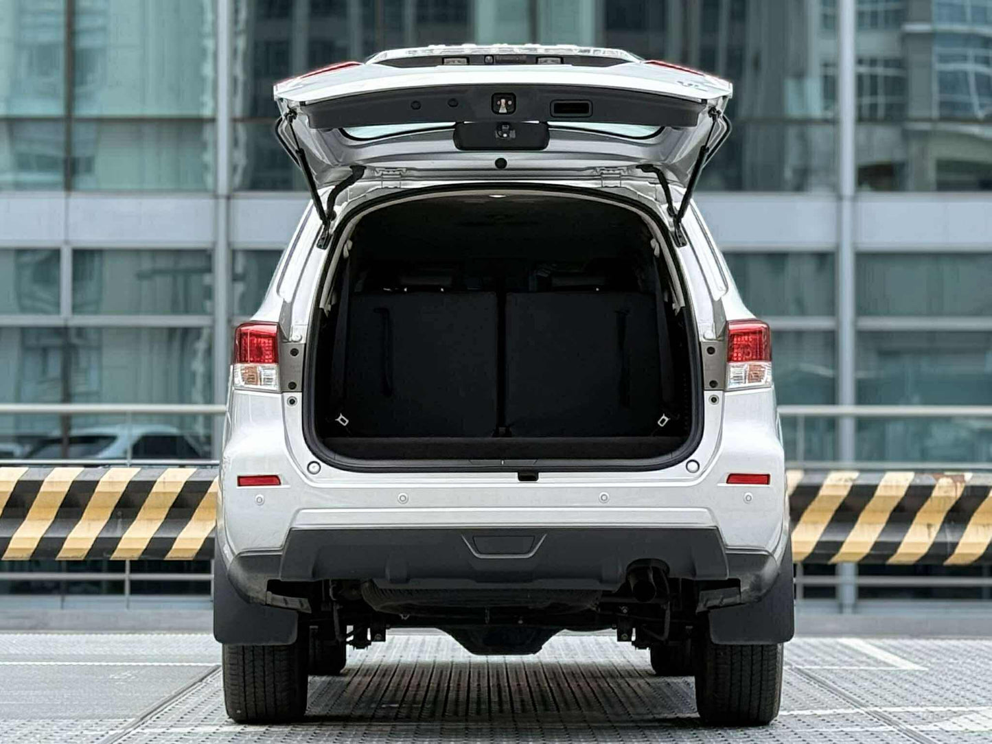 2020 Nissan Terra VE 4x2 2.5, Automatic, Diesel